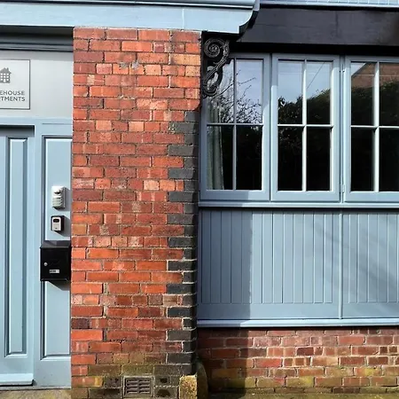 Three Warehouse Apartment *