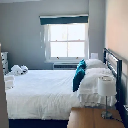 Three Warehouse Apartmán